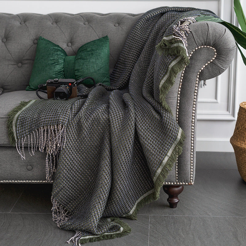 Throw blanket and plaid with herringbone structure, soft cotton blend and decorative fringes