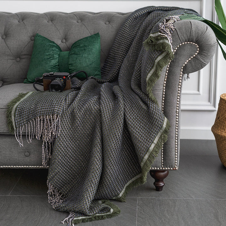 Throw blanket and plaid with herringbone structure, soft cotton blend and decorative fringes