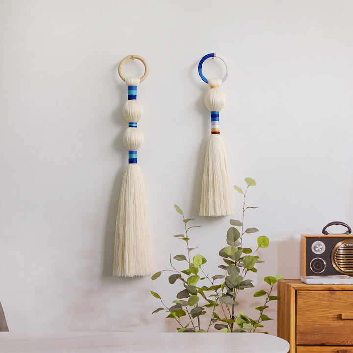 Wall decoration with elegant tassel design