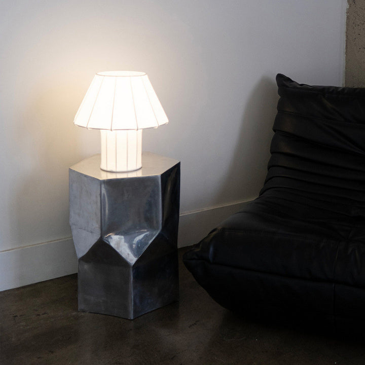 Decorative table lamp