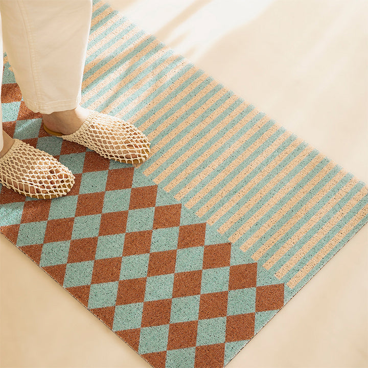Non-slip coconut doormat with striped and diamond pattern