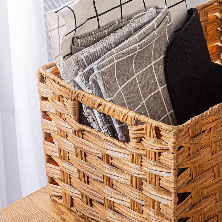 Sparkling storage basket with carrying handle
