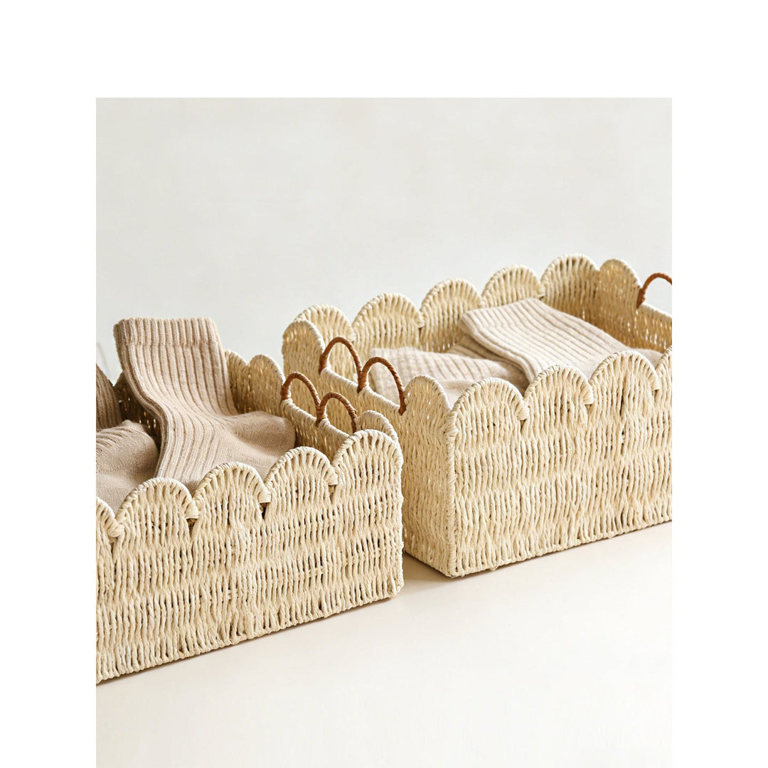 Decorative basket with wave edge