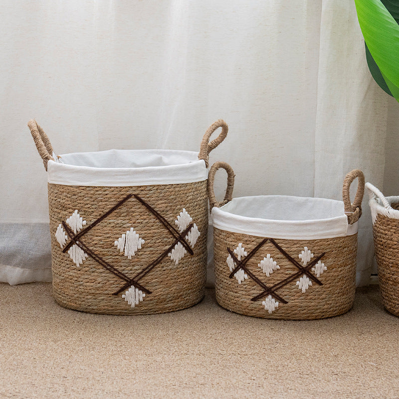 Storage basket with decorative pattern