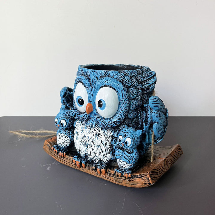 Owl-shaped decorative flower pot
