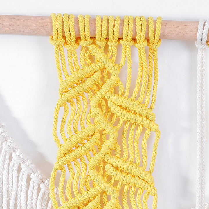 Macramé Wall Hanging with Modern Fringes and Stylish Leaf Elements