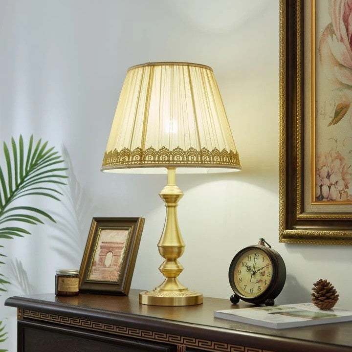 Vintage-inspired elegant table lamp