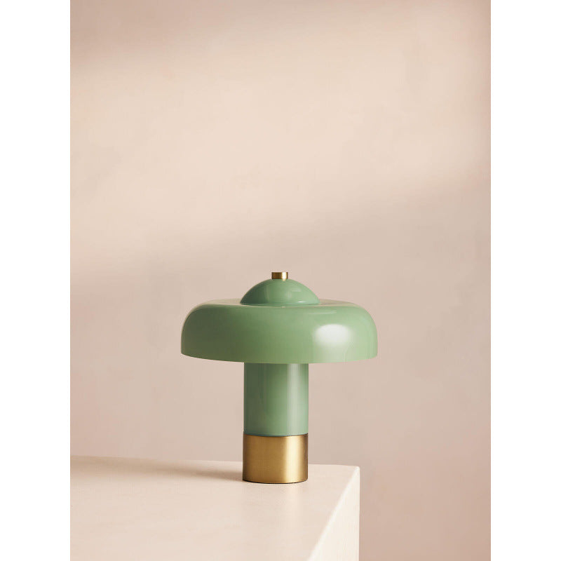 Contemporary mushroom-inspired table lamp