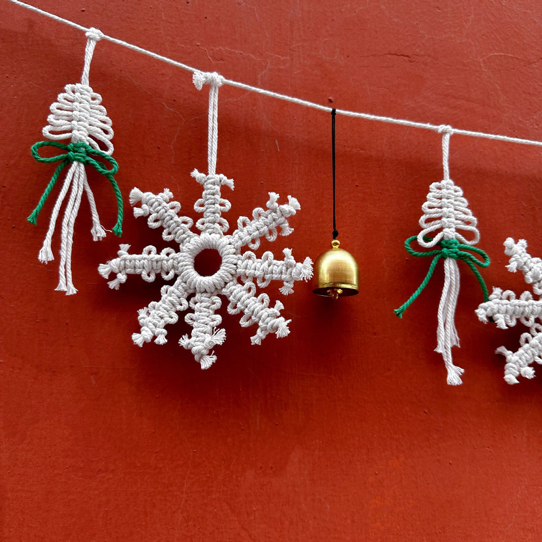 Decorative Snowflake Garland