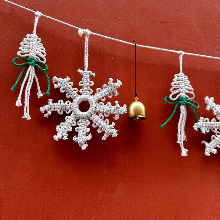 Decorative Snowflake Garland
