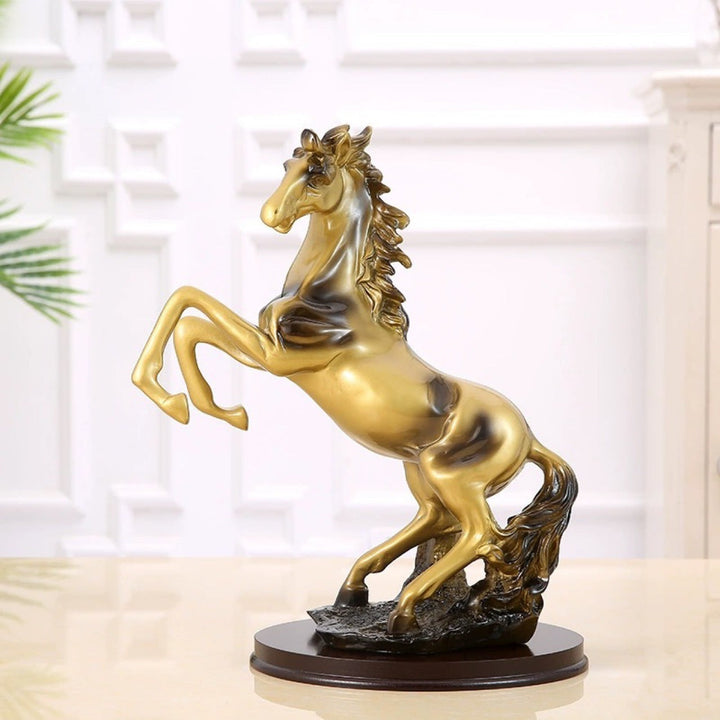 Decorative horse sculpture