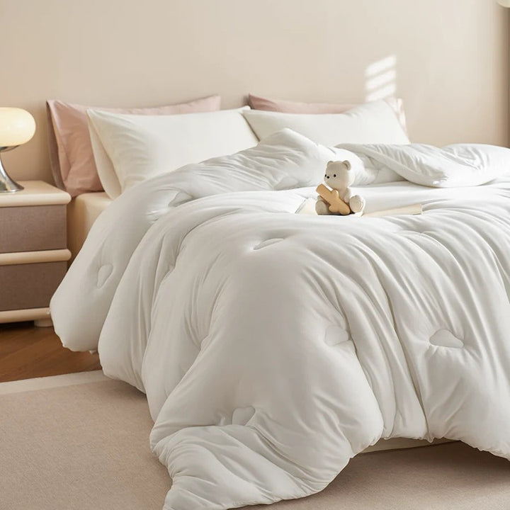 Decorative Lush Comforter Set Avarnia