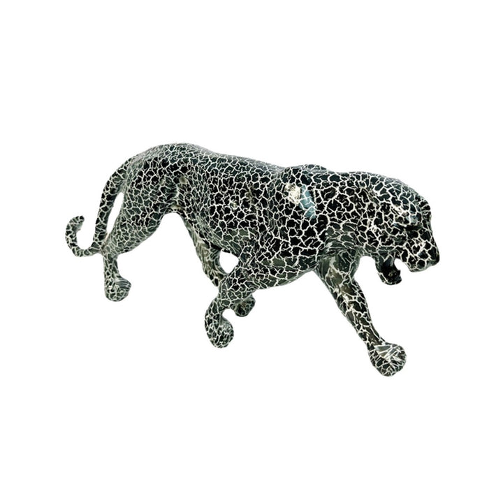 Decorative leopard figure made of resin