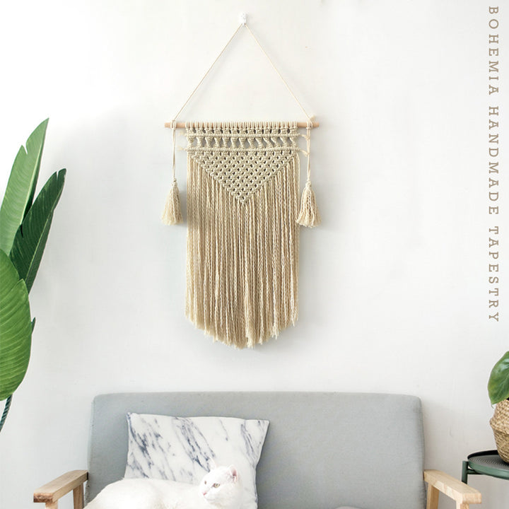 Macramé wall decoration with creative fringes