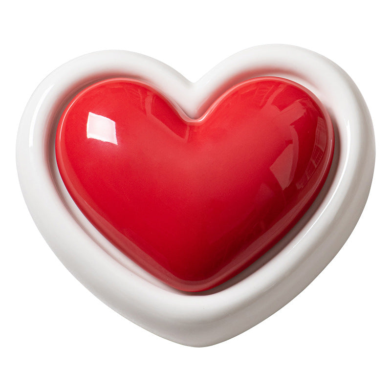 Heart-shaped decorative bowl