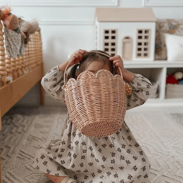 Handwoven basket with handle