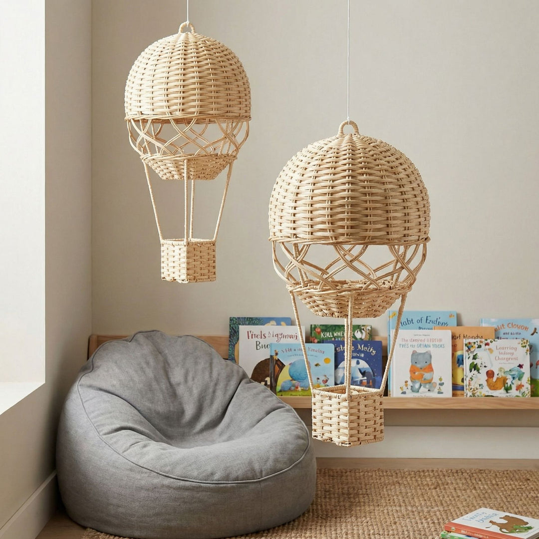 Hanging lamp in the form of a hot air balloon