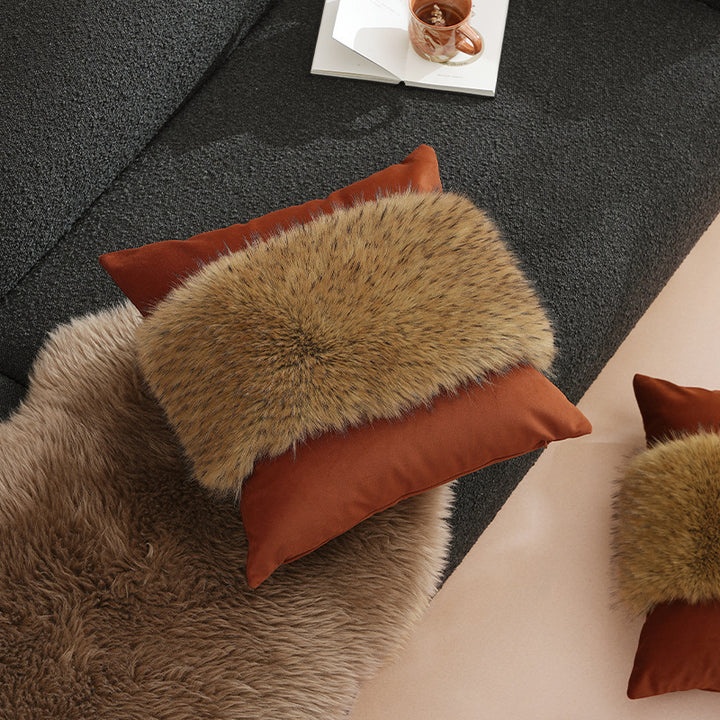 Decorative cushion set with heart-shaped faux fur cushion and two velvety back cushions