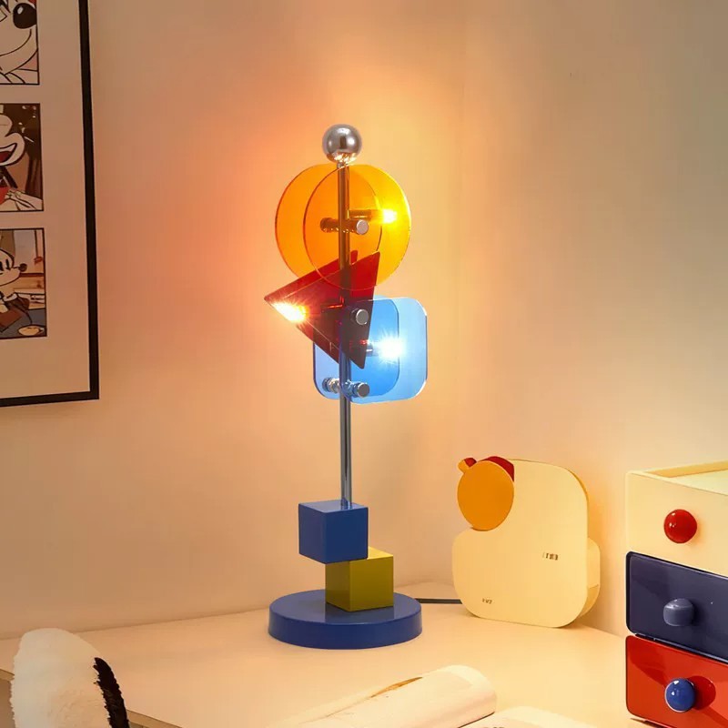 Artistic geometric table lamp
