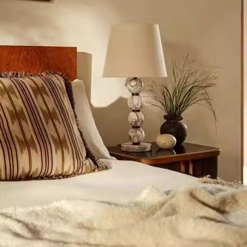 Artistic table lamp