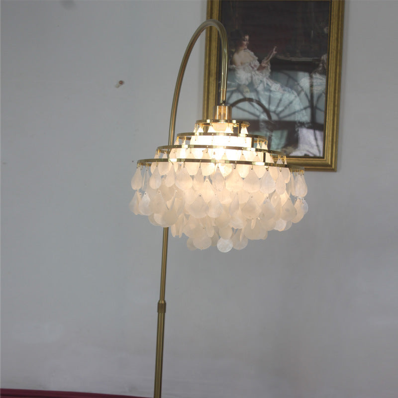 Elegant shell-shaped floor lamp
