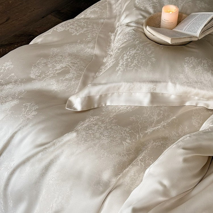 Decorative Luxurious Floral Patterned Satin Bedding Set Avarnia