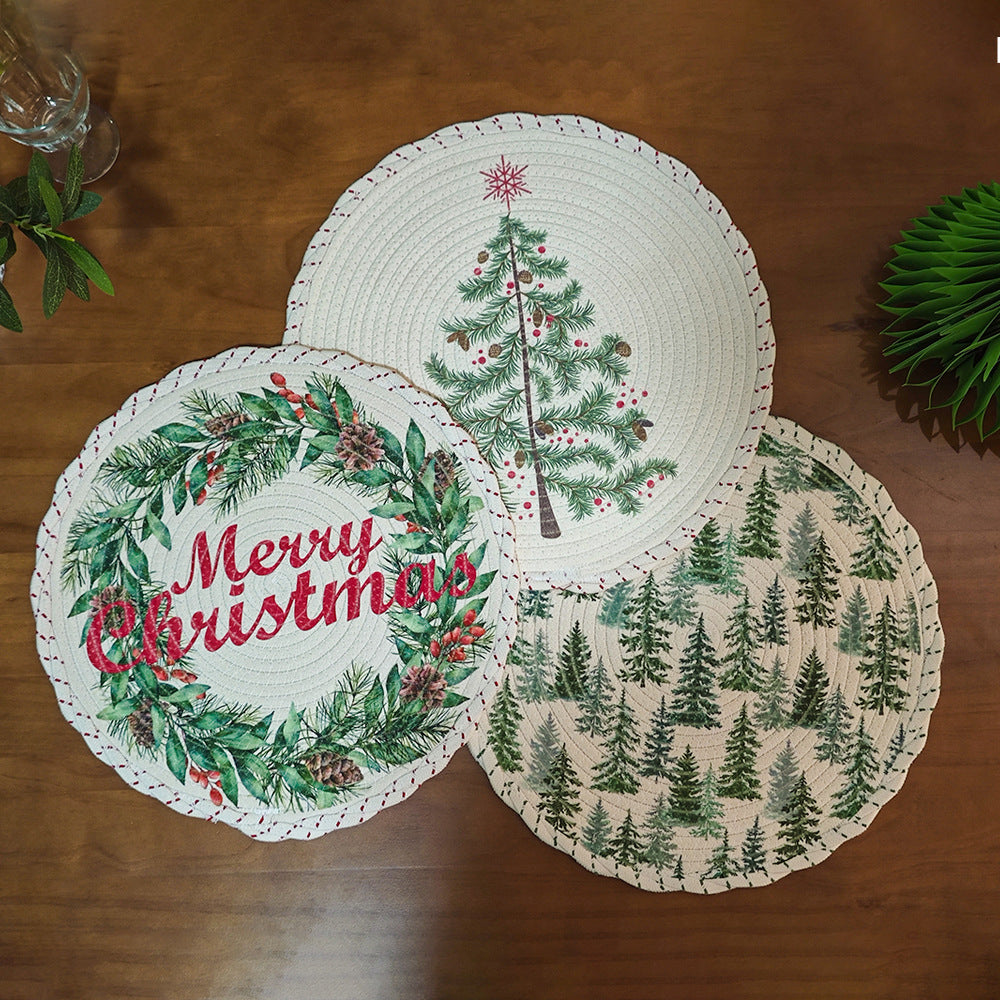 Braided round Christmas tree skirt made of cotton with quilted winter motif