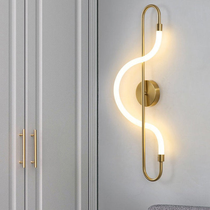 Contemporary wall lamp