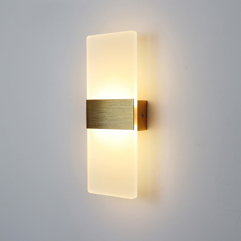 Solar-powered outdoor step lighting unit