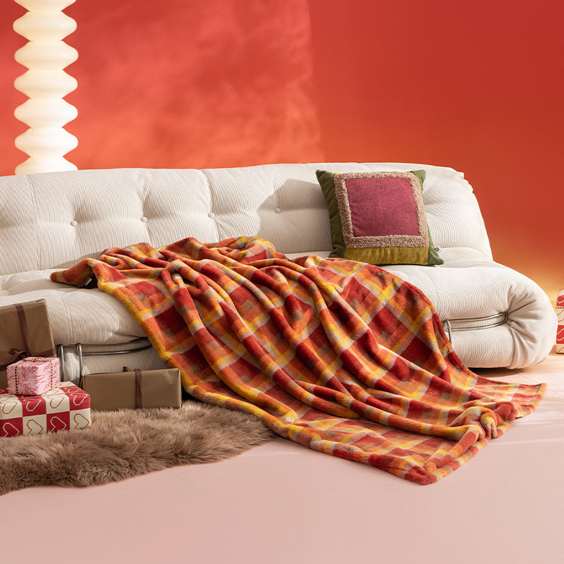 Cozy microfiber throw blanket with checkered pattern, extra soft thermal fleece and light heat effect