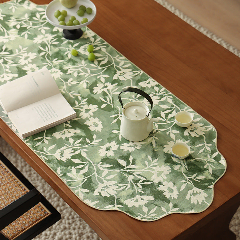 Elegant decorative table runner