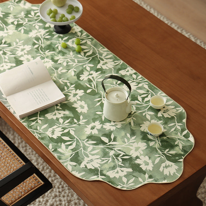 Elegant decorative table runner