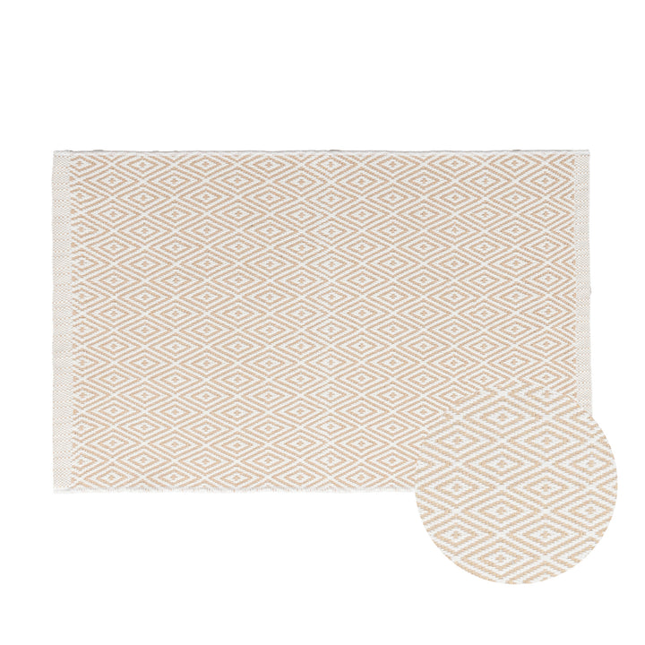 Modern runner made of handwoven cotton with geometric diamond pattern