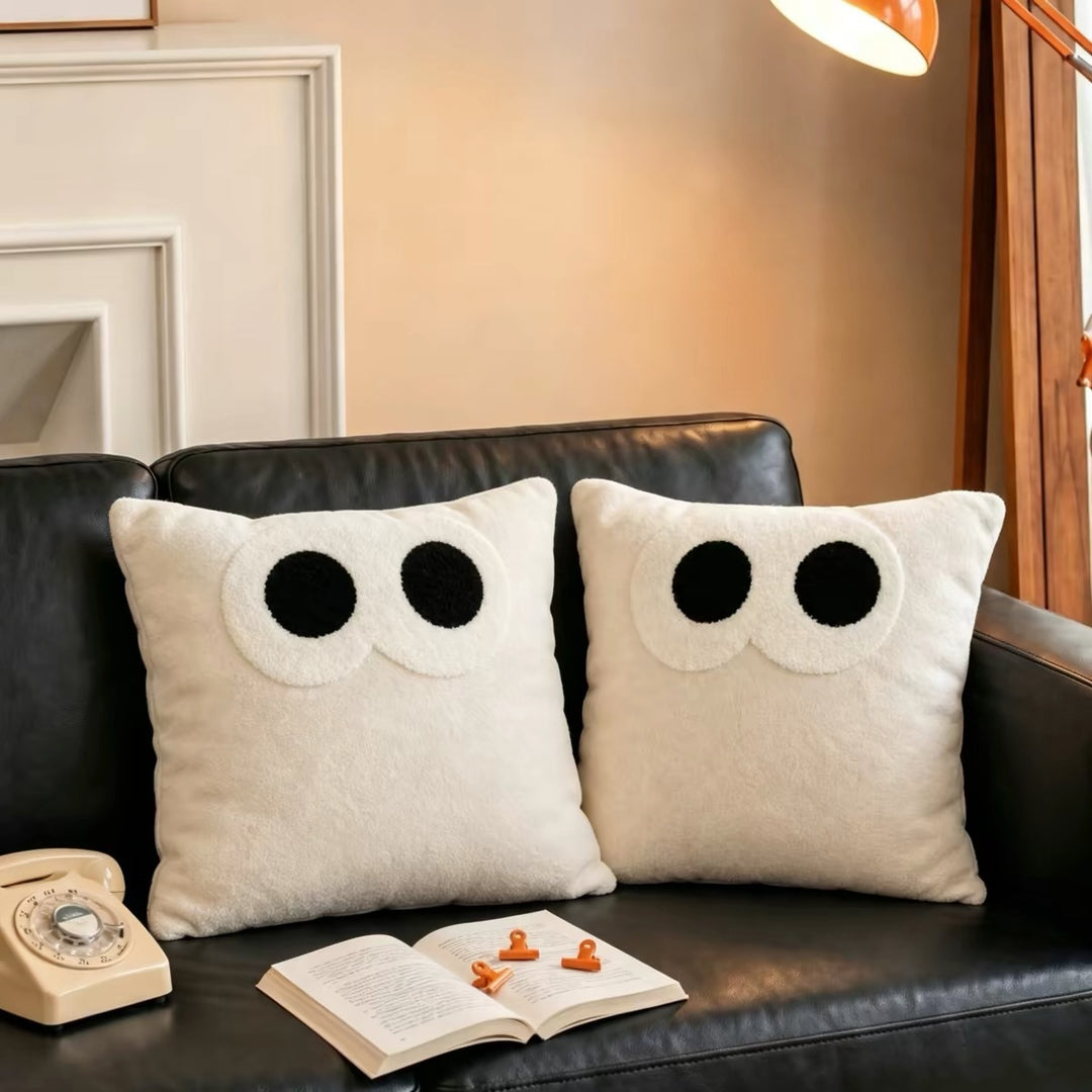 Decorative Eyeball Throw Pillow