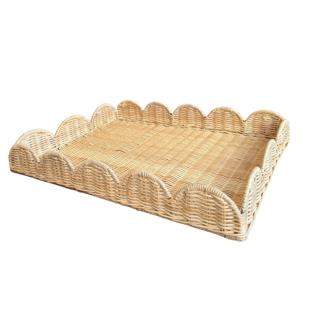 Elegant serving tray made of woven material