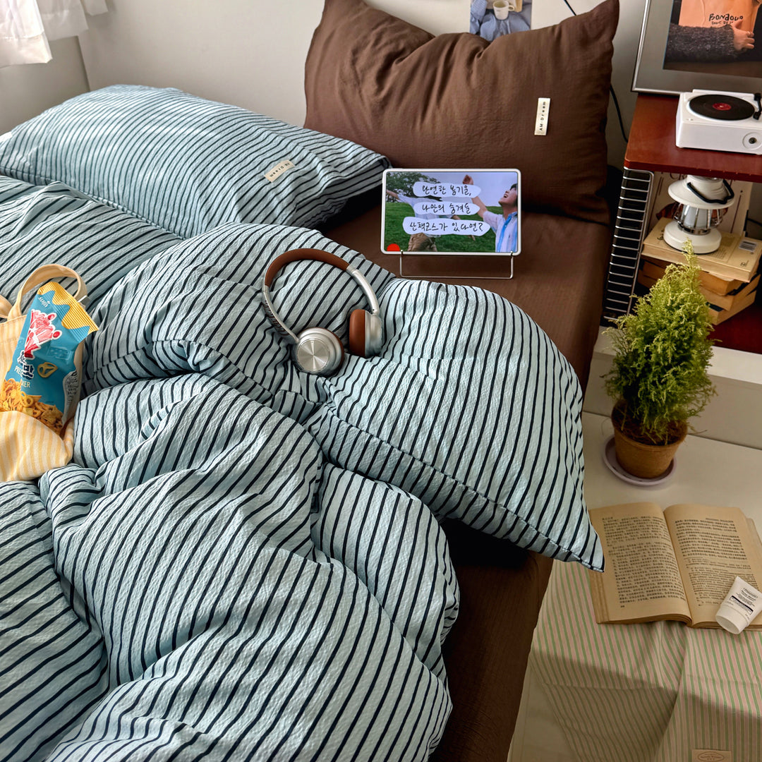 Striped Lightweight Comforter Set