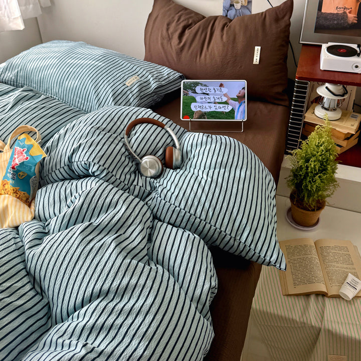 Striped Lightweight Comforter Set
