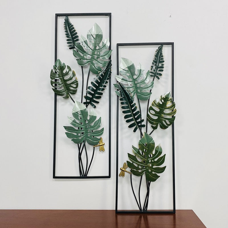 Decorative Metal Wall Art with Tropical Leaf Design