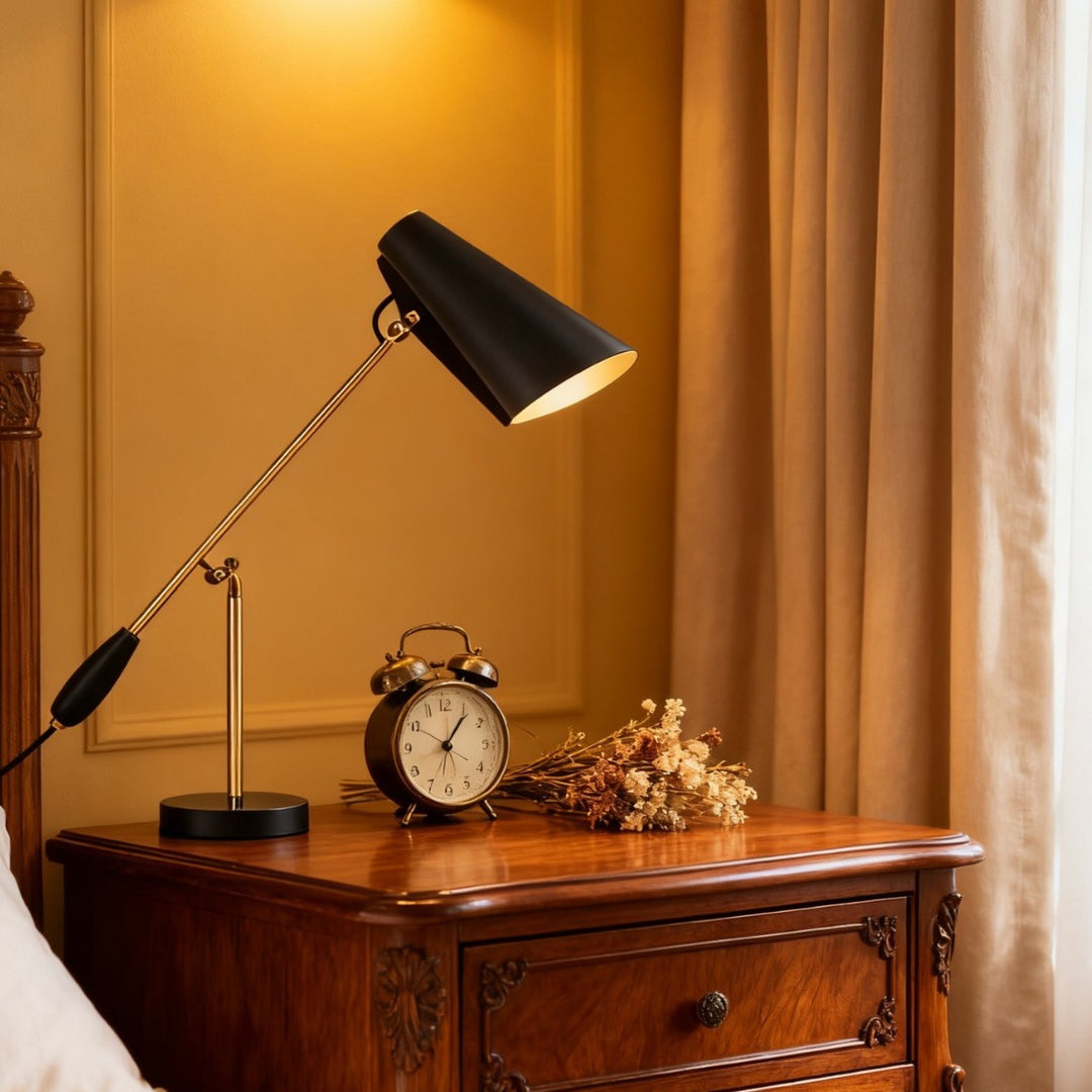 Adjustable desk task lamp
