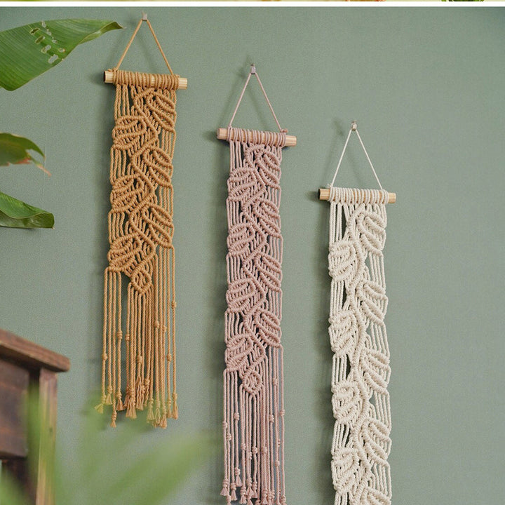 Handwoven Macrame Wall Decoration with Leaf Design