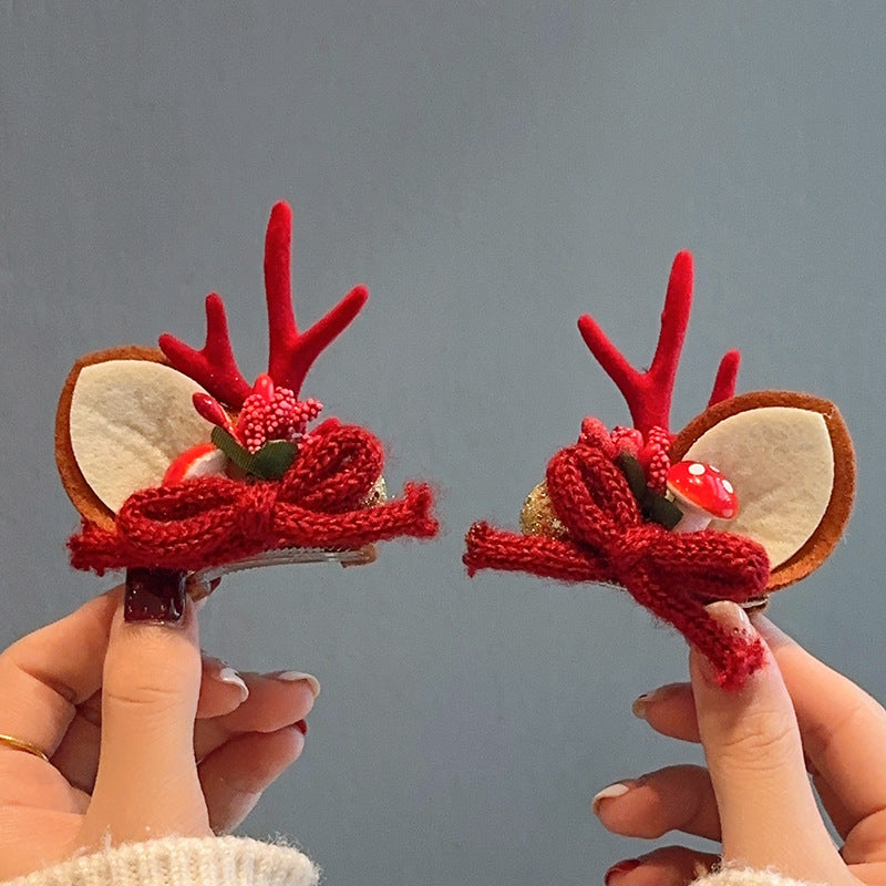 Adorable Holiday-Themed Pet Hat