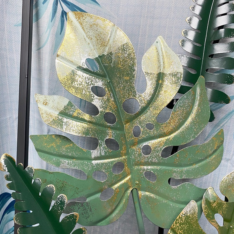 Decorative Metal Wall Art with Tropical Leaf Design