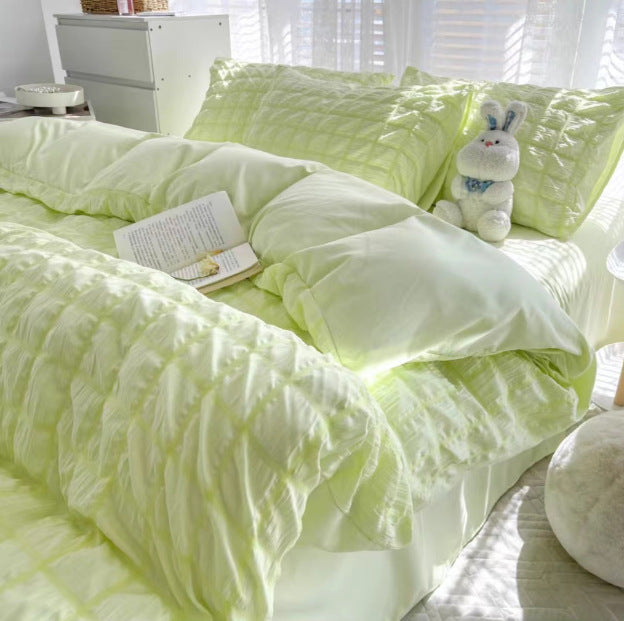 Luxurious Quilted Bedding Set
