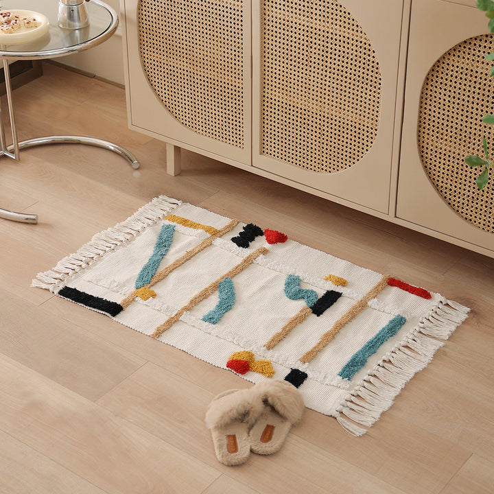 Woven rug in Boho-minimalist style with contrasted tufting and cotton fringes