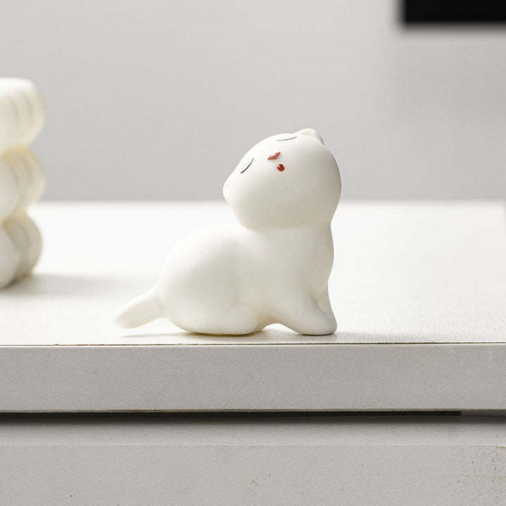 Decorative cat figurine