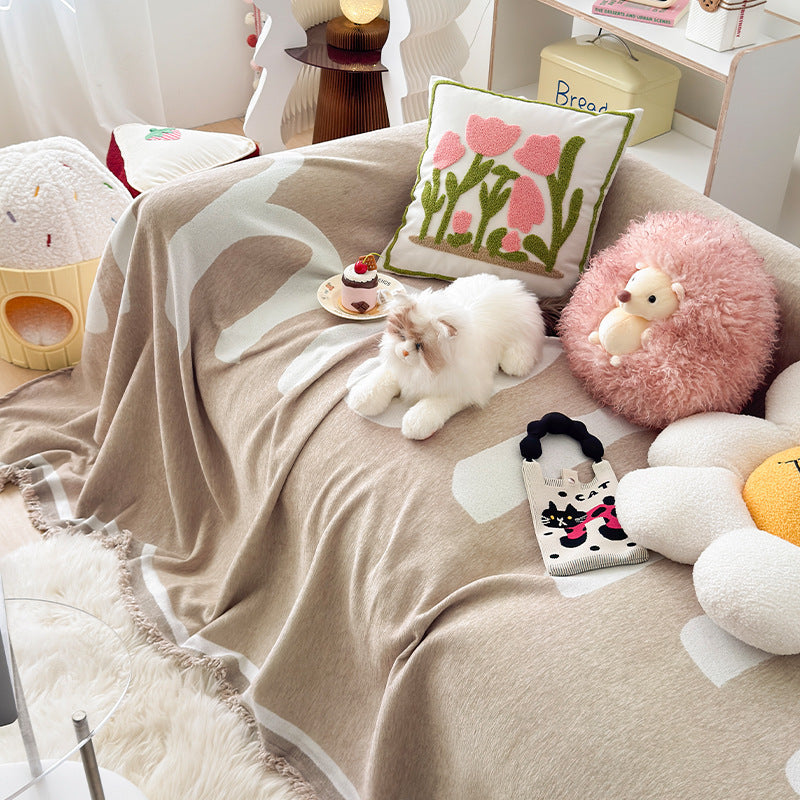 Decorative Pet-Themed Sofa Throw Blanket