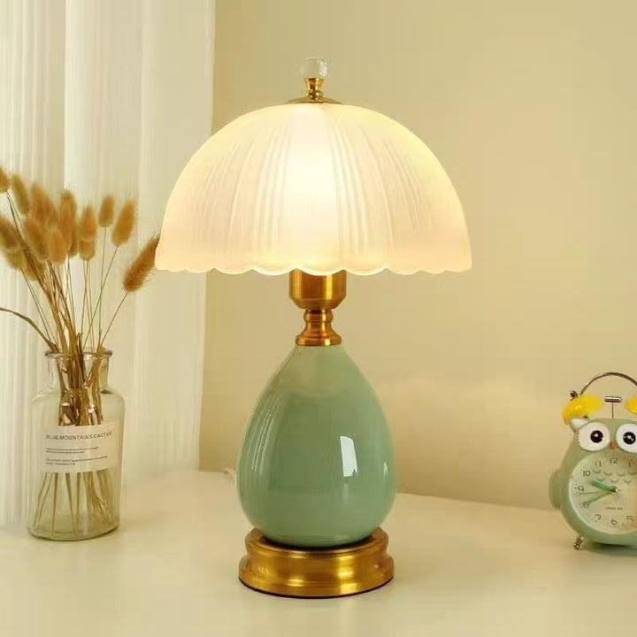 Decorative table lamp