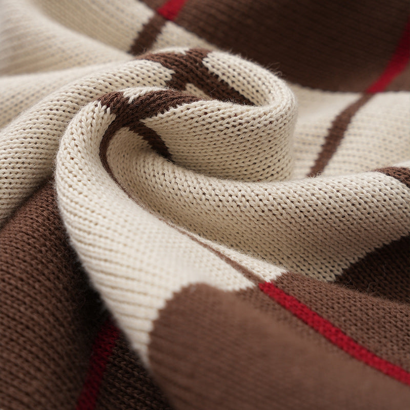 Woven cushion cover with checked jacquard relief and concealed zipper