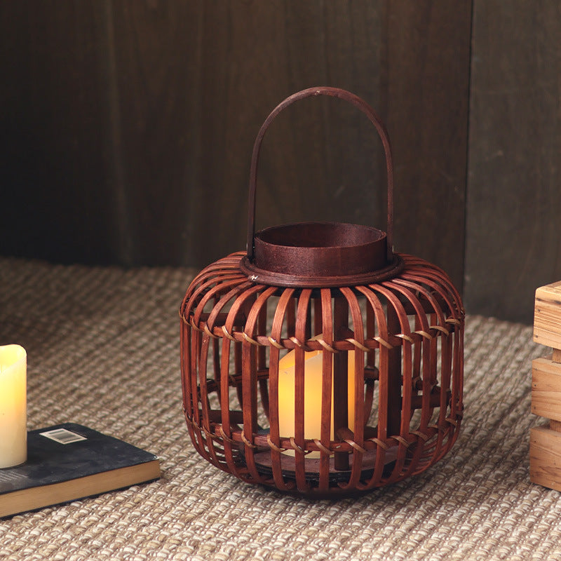 Elegant lantern made of braided material