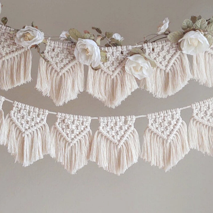 Macrame Wall Decoration with Intricate Fringe